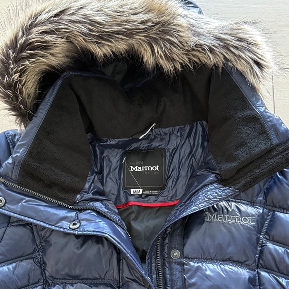 Marmot Light weight Blue Jacket with Faux Fur Hood - Picture 2 of 5